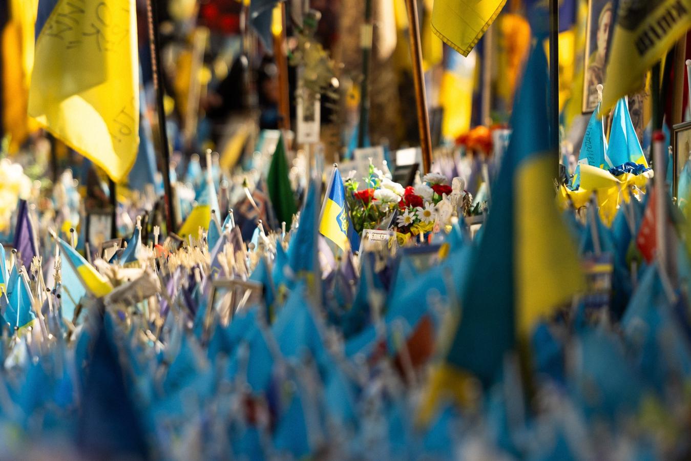 «Історії ж бо пишуть на столі. Ми ж пишем кров'ю на своїй землі»