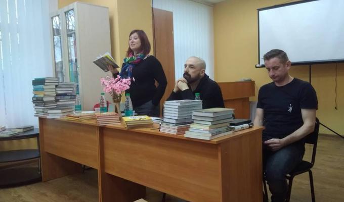 На Попаснянщину завітали сучасні українські письменники На Попаснянщину завітали сучасні українські письменники
