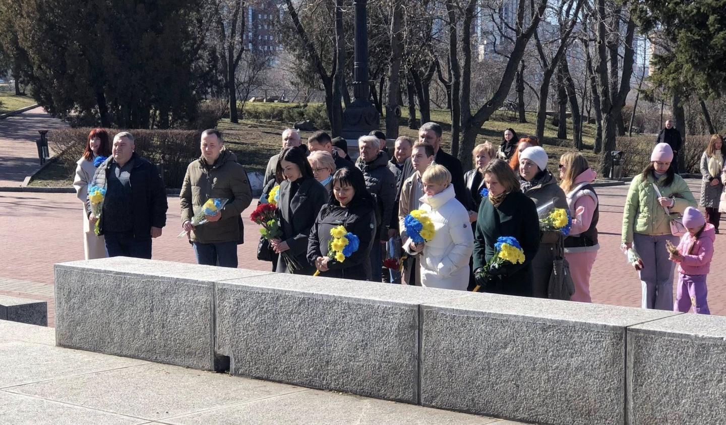 покладання квітів у Дніпрі 