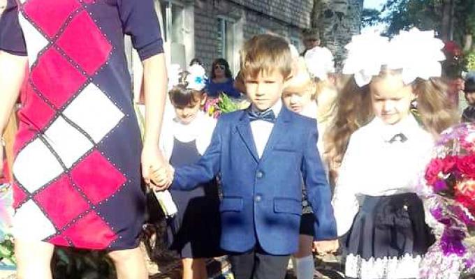 З нагоди Дня знань у всіх загальноосвітніх закладах Попаснянщини пройшли урочисті лінійки З нагоди Дня знань у всіх загальноосвітніх закладах Попаснянщини пройшли урочисті лінійки