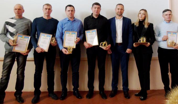 На Попаснянщині відзначили кращих працівників сільськогосподарських формувань району На Попаснянщині відзначили кращих працівників сільськогосподарських формувань району