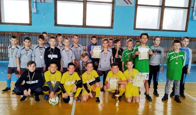 У Попаснянській дитячо-юнацькій спортивній школі проведено районні змагання з міні-футболу серед учнів 5-6 класів У Попаснянській дитячо-юнацькій спортивній школі проведено районні змагання з міні-футболу серед учнів 5-6 класів