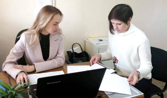У Новотошківській ВЦА керівником апарату Попаснянської райдержадміністрації проведено нараду з питань архівної справи та діловодства