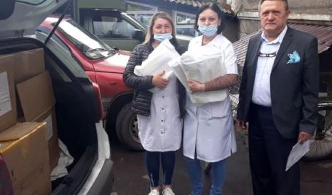 Районна лікарня отримала захисні багаторазові костюми для медиків Районна лікарня отримала захисні багаторазові костюми для медиків