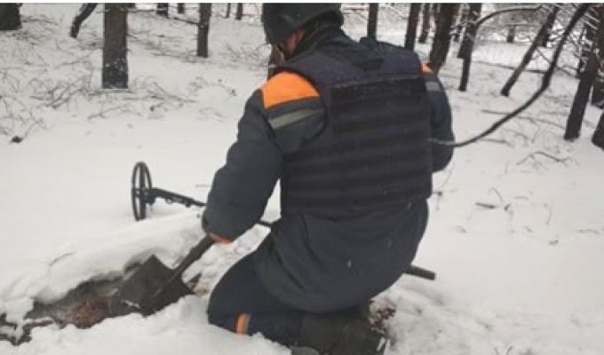 Піротехніками на Луганщині вилучено 27 одиниць вибухонебезпечних предметів Піротехніками на Луганщині вилучено 27 одиниць вибухонебезпечних предметів