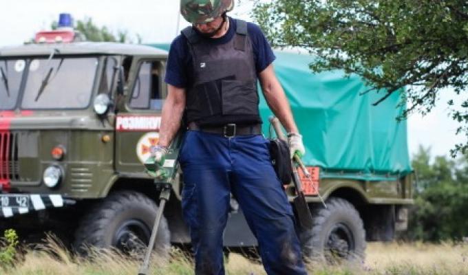 Піротехніками на Луганщині вилучено 32 одиниці вибухонебезпечних предметів Піротехніками на Луганщині вилучено 32 одиниці вибухонебезпечних предметів