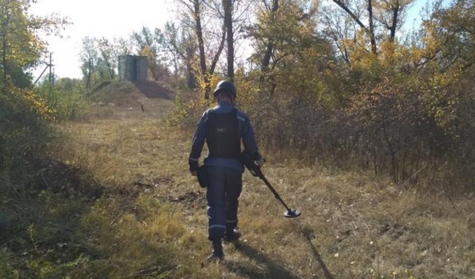 Піротехніками на Луганщині вилучено 53 одиниці вибухонебезпечних предметів Піротехніками на Луганщині вилучено 53 одиниці вибухонебезпечних предметів
