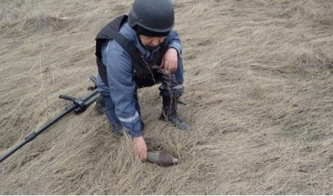 Піротехніками на Луганщині вилучено 35 одиниць вибухонебезпечних предметів Піротехніками на Луганщині вилучено 35 одиниць вибухонебезпечних предметів