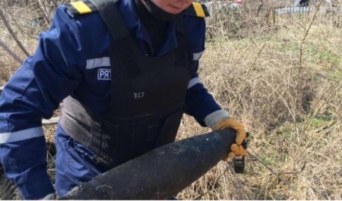 Піротехніками на Луганщині вилучено 25 одиниць вибухонебезпечних предметів Піротехніками на Луганщині вилучено 25 одиниць вибухонебезпечних предметів