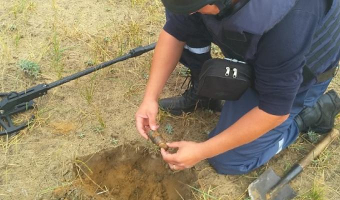 Піротехніками на Луганщині вилучено 10 одиниць вибухонебезпечних предметів Піротехніками на Луганщині вилучено 10 одиниць вибухонебезпечних предметів