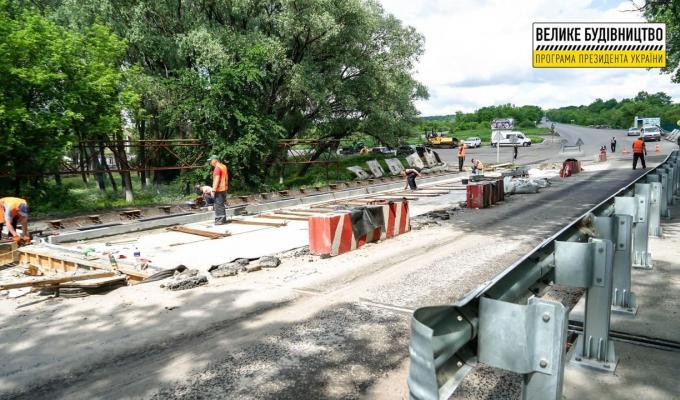 Велике будівництво на Луганщині: На фінішній прямій роботи на мосту поблизу Гірського Велике будівництво на Луганщині: На фінішній прямій роботи на мосту поблизу Гірського