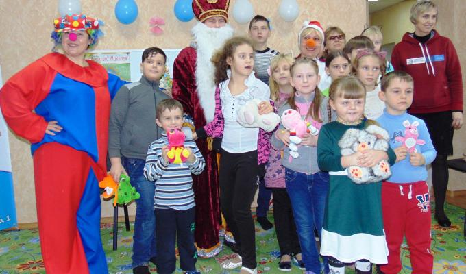 Весело та цікаво зустріли свято Миколая підопічні центру "Лелека" Весело та цікаво зустріли свято Миколая підопічні центру "Лелека"