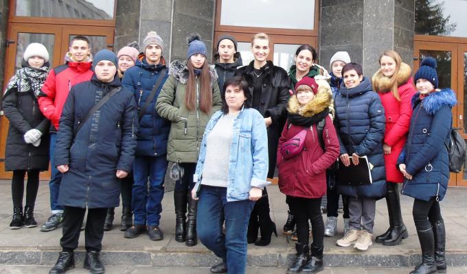 20 дітей з Попаснянського району вирушили до Латвійської Республіки 20 дітей з Попаснянського району вирушили до Латвійської Республіки