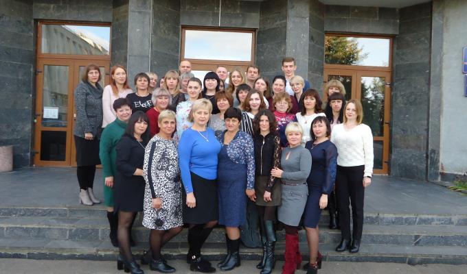 Управління соціального захисту населення Попаснянської райдержадміністрації щиро вітає колег із професійним святом!