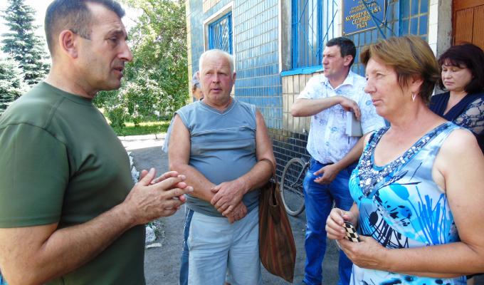 Голова провів виїзне засідання у Комишуваській селищній раді Голова провів виїзне засідання у Комишуваській селищній раді
