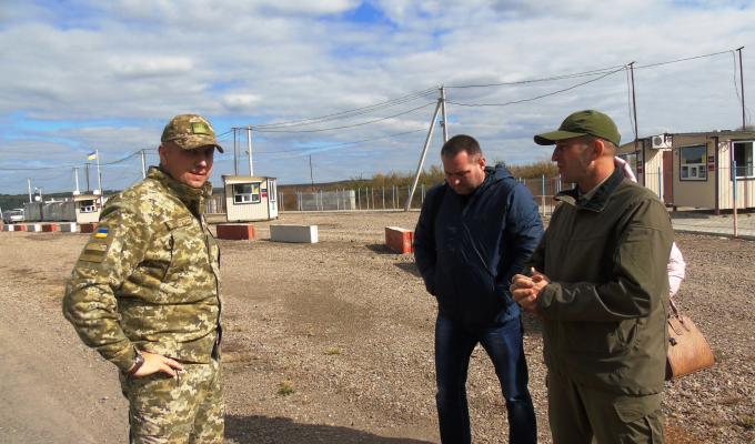 Сергій Капилов приїхав із робочою поїздкою до КПВВ міста Золоте Сергій Капилов приїхав із робочою поїздкою до КПВВ міста Золоте