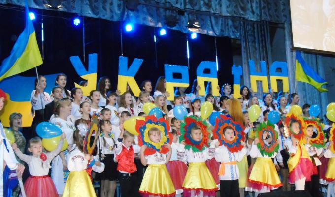На Попаснянщині розпочалися урочистості до Дня Захисника України На Попаснянщині розпочалися урочистості до Дня Захисника України