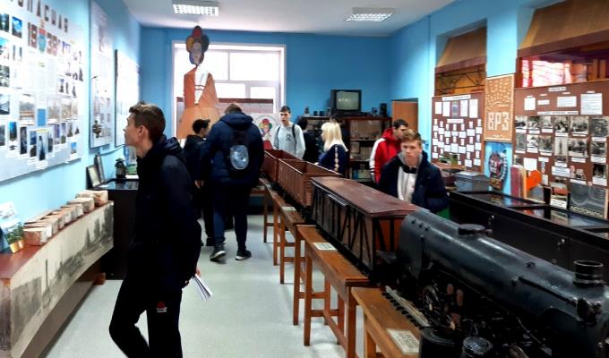 Студенти місцевого ліцею відвідали районний краєзнавчий музей Студенти місцевого ліцею відвідали районний краєзнавчий музей