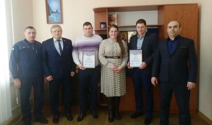 Прокурорам відділів Сєвєродонецької окружної прокуратури вручили Подяки Сєвєродонецької райдержадміністрації та районної ради Прокурорам відділів Сєвєродонецької окружної прокуратури вручили Подяки Сєвєродонецької райдержадміністрації та районної ради