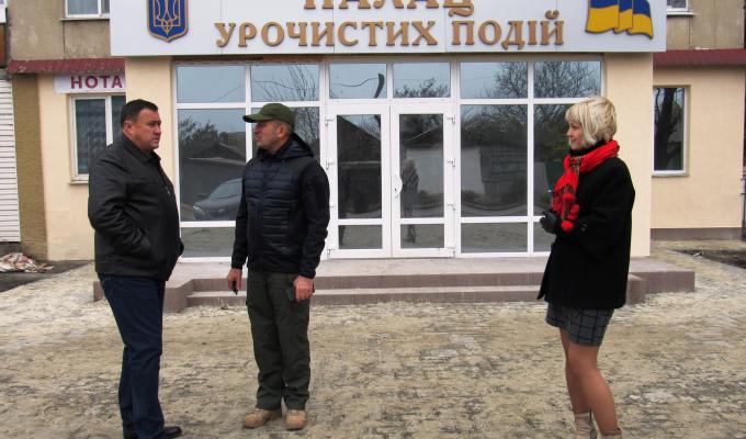 Голова адміністрації перевірив хід виконання капітальних ремонтних робіт у Попаснянському РАЦСі Голова адміністрації перевірив хід виконання капітальних ремонтних робіт у Попаснянському РАЦСі