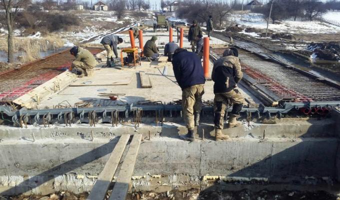 Ремонт Троїцького мосту йде прискореними темпами Ремонт Троїцького мосту йде прискореними темпами