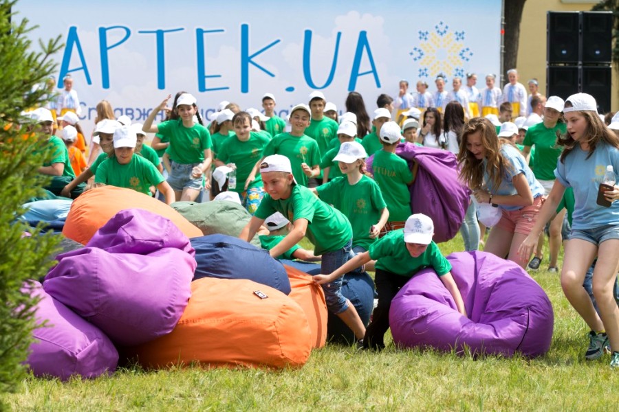 Оздоровча кампанія в Міжнародному дитячому центрі «Артек» продовжується