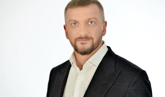 Консультує Міністр юстиції