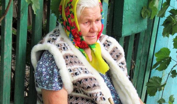 Люди похилого віку у втомленій від конфлікту східній Україні Люди похилого віку у втомленій від конфлікту східній Україні