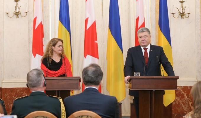 Глава держави про прийнятий Закон про реінтеграцію Донбасу: Вдячний всім парламентарям за підтримку моєї президентської стратегії звільнення Донбасу Глава держави про прийнятий Закон про реінтеграцію Донбасу: Вдячний всім парламентарям за підтримку моєї президентської стратегії звільнення Донбасу