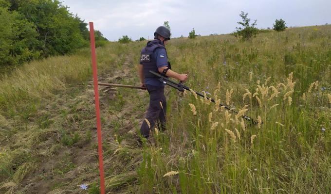 Піротехніками на Луганщині виявлено 20 вибухонебезпечних предметів Піротехніками на Луганщині виявлено 20 вибухонебезпечних предметів