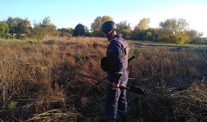 Піротехніками на Луганщині виявлено та вилучено 64 одиниці вибухонебезпечних предметів Піротехніками на Луганщині виявлено та вилучено 64 одиниці вибухонебезпечних предметів
