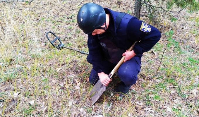 Піротехніками на Луганщині виявлено та вилучено 58 одиниць вибухонебезпечних предметів Піротехніками на Луганщині виявлено та вилучено 58 одиниць вибухонебезпечних предметів