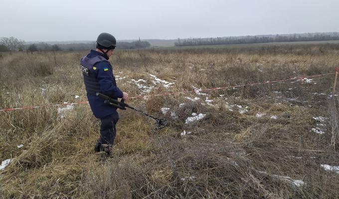 Піротехніками на Луганщині виявлено та вилучено 32 одиниці вибухонебезпечних предметів Піротехніками на Луганщині виявлено та вилучено 32 одиниці вибухонебезпечних предметів