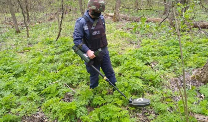 Піротехніками на Луганщині виявлено та вилучено 21 мінометну міну Піротехніками на Луганщині виявлено та вилучено 21 мінометну міну