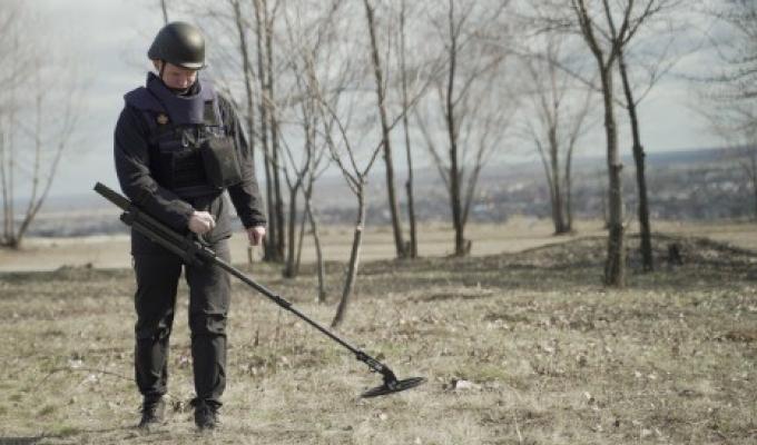 Піротехніками на Луганщині виявлено та знищено 16 вибухонебезпечних предметів Піротехніками на Луганщині виявлено та знищено 16 вибухонебезпечних предметів