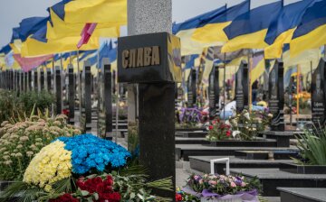 У двох громадах району передбачена компенсація витрат на встановлення пам'ятників на могилах загиблих захисників