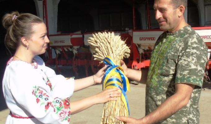 На Попаснянщині пройшло свято «Перший сніп-2017». На Попаснянщині пройшло свято «Перший сніп-2017».