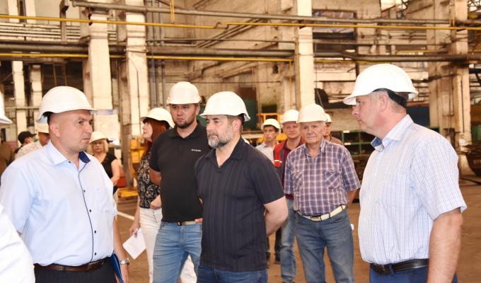 Завершилася робоча поїздка Сергія Гайдая до Попаснянського району відвідуванням ТДВ «Попаснянський вагоноремонтний завод» Завершилася робоча поїздка Сергія Гайдая до Попаснянського району відвідуванням ТДВ «Попаснянський вагоноремонтний завод»