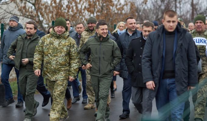 Президент відкрив міст у Станиці Луганській Президент відкрив міст у Станиці Луганській