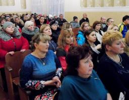 У Попаснянській багатопрофільній гімназії №25 відбулися відкриті батьківські збори за участю голови Попаснянської райдержадміністрації Сергія Шакуна.
