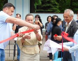 Біля входу в центральний парк імені Калюжного встановлено композиції дерев’яних скульптур «Все буде добре»