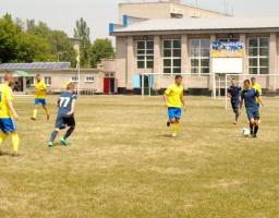 На стадіоні Попаснянської районної ДЮСШ пройшов дружній турнір з міні-футболу