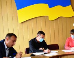 3 червня  перший заступник голови Сєвєродонецької районної державної адміністрації Євген Жданов провів перше засідання районної тимчасової комісії з питань погашення заборгованості із заробітної плати