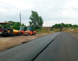 Поточний ремонт дороги від Врубівки до Комишувахи Попаснянського району знаходиться на стадії завершення