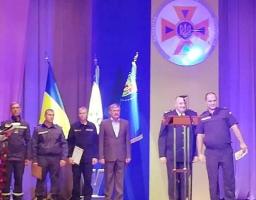Начальника Попаснянського міськрайонного відділу ДСНС відзначили на обласних урочистостях