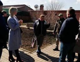 Багатодітна родина з міста Золоте Попаснянського району потребує допомоги районної влади.