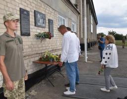 У Попасній відкрили меморіальну дошку Темуру Юлдашеву