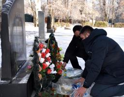 В Попаснянському районі відбулося покладання квітів з нагоди Дня Гідності та Свободи