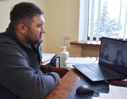 З нагоди Дня соборності України за ініціативи голови Попаснянської РДА Романа Власенка відбулася відеозустріч з колегами із Костопільщини.