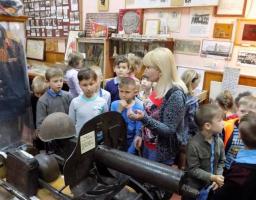 В Попаснянському краєзнавчому музеї проходять екскурсії під назвою «Вахта пам’яті»